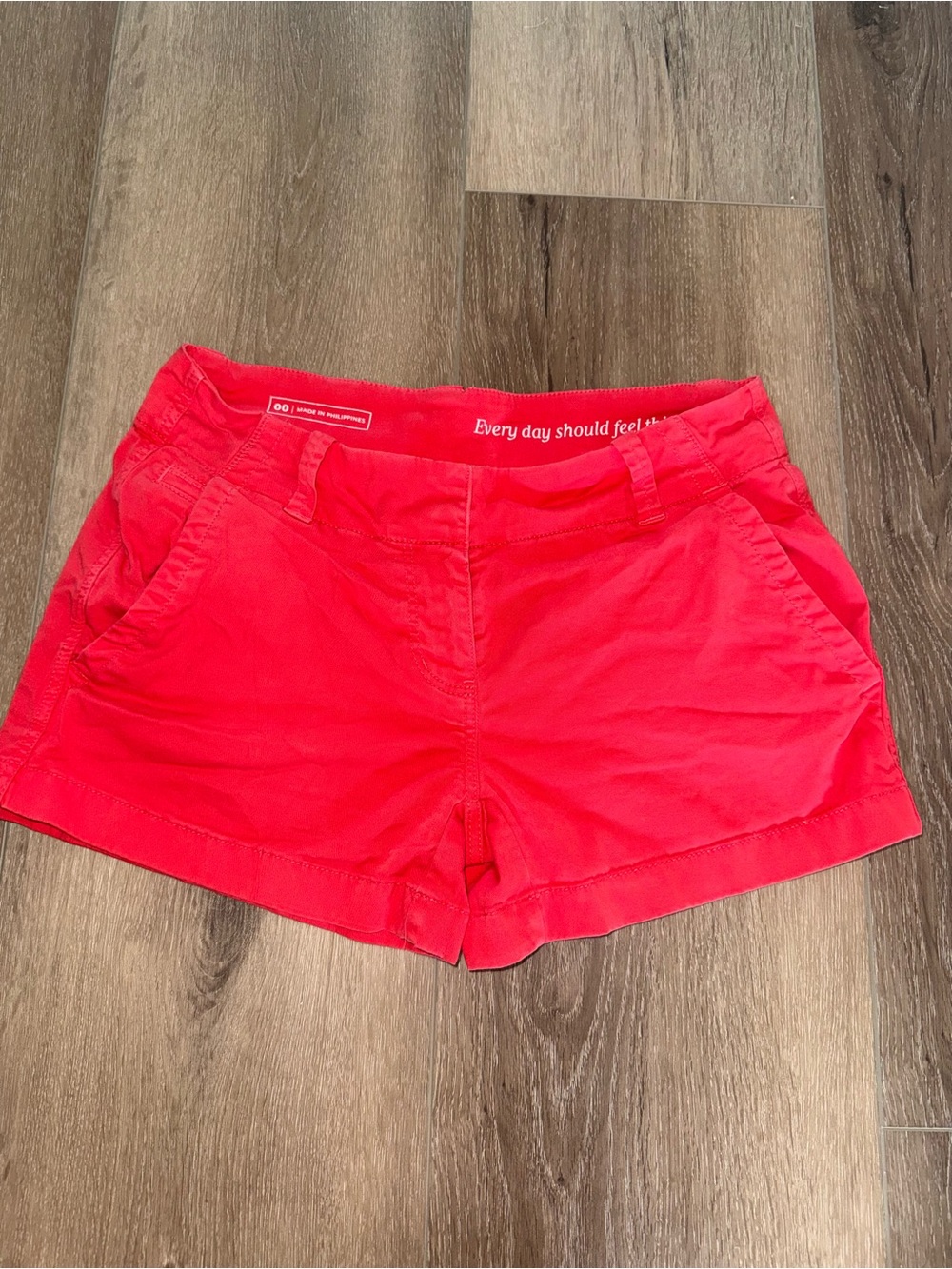 Vineyard Vines Bright Red Chino Shorts size 00
